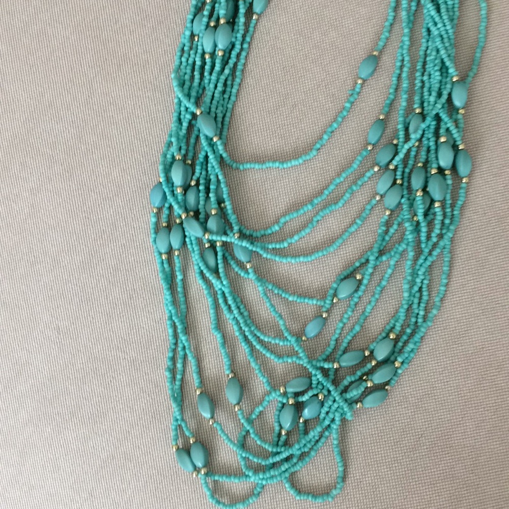 Turquoise bead necklace